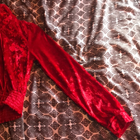 A sweater - Picture 2 of 2